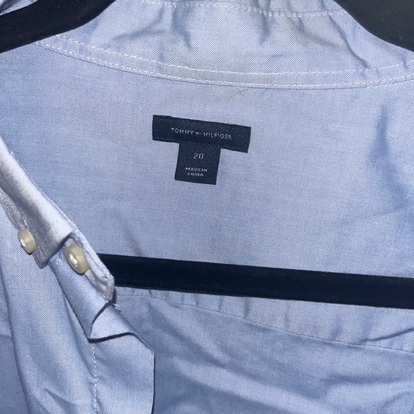 Tommy Hilfiger Men’s Button-Down Long-Sleeve Shirt - Picture 2 of 3